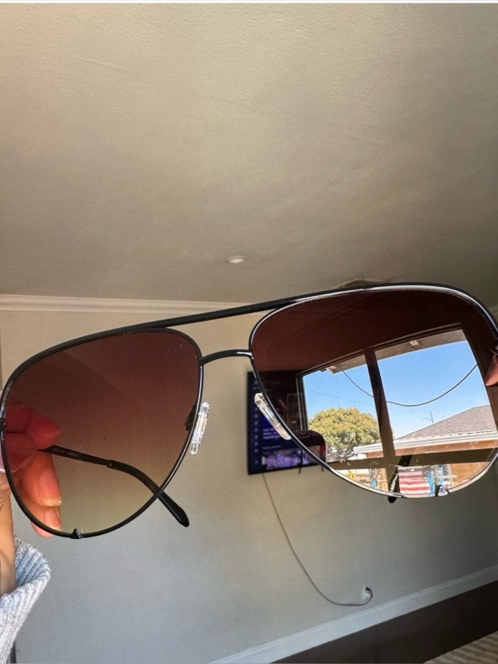 Quay high key Aviator Sunglasses with Brown Gradient Lenses nwt